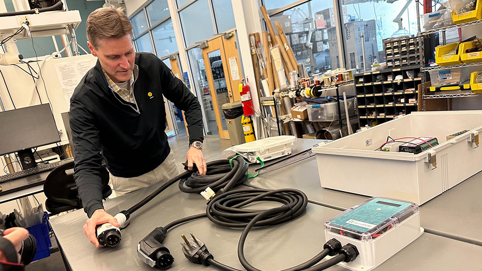 Rich Simmons sorting cables